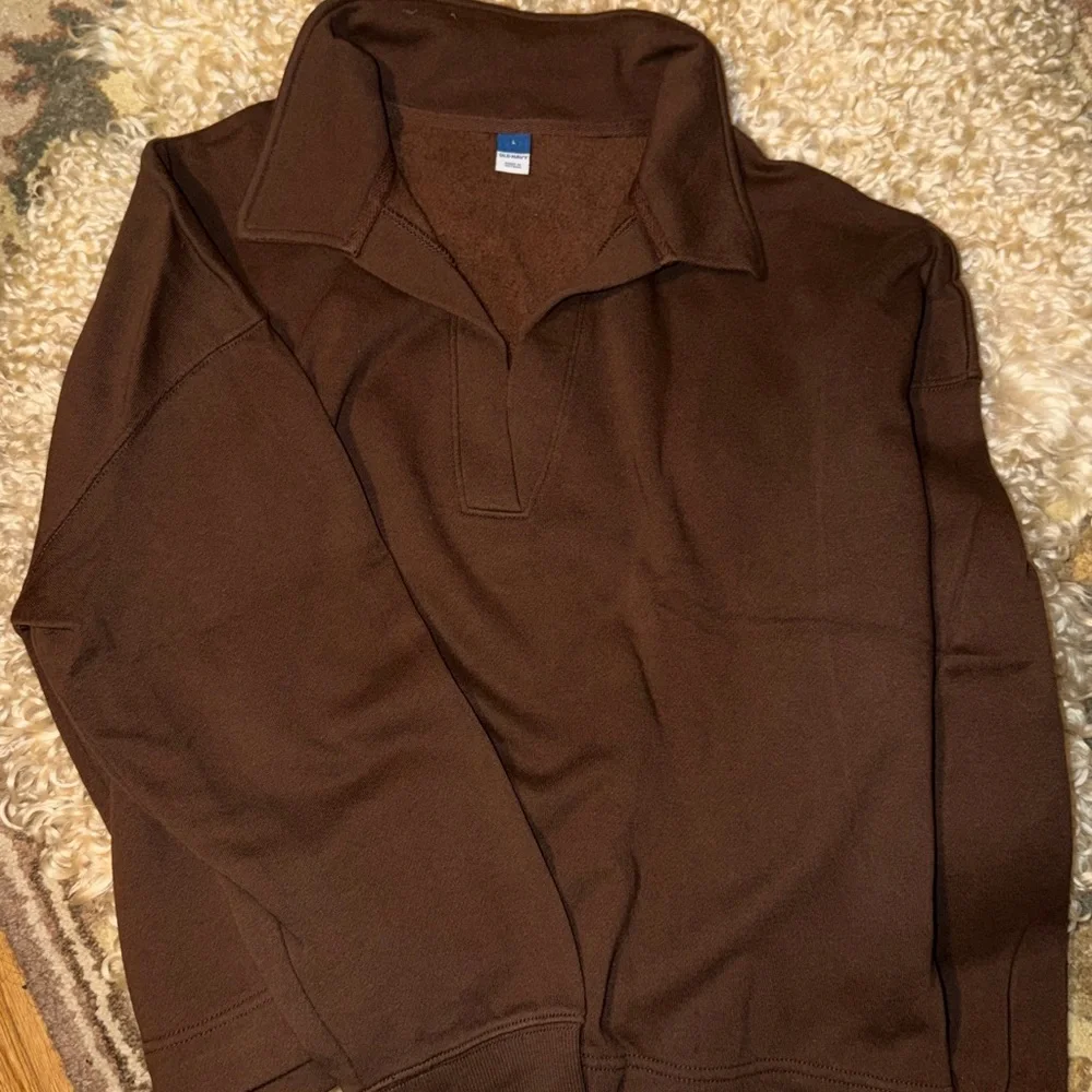 Lot of 4 Old Navy Tops/Sweaters
All Size L - Picture 5 of 5